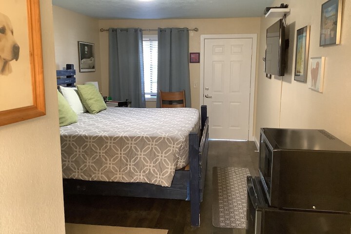 Room 102 of 200