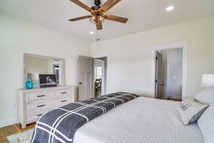 Dale Hollow Cottage w / Covered Porch & Lake Views!