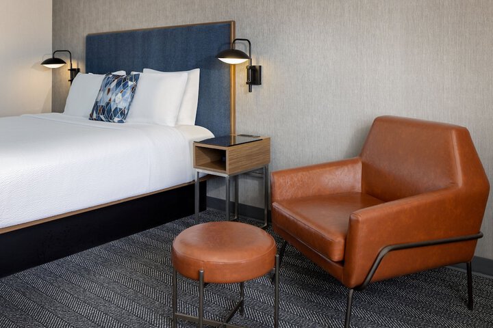 Room 10 of 65