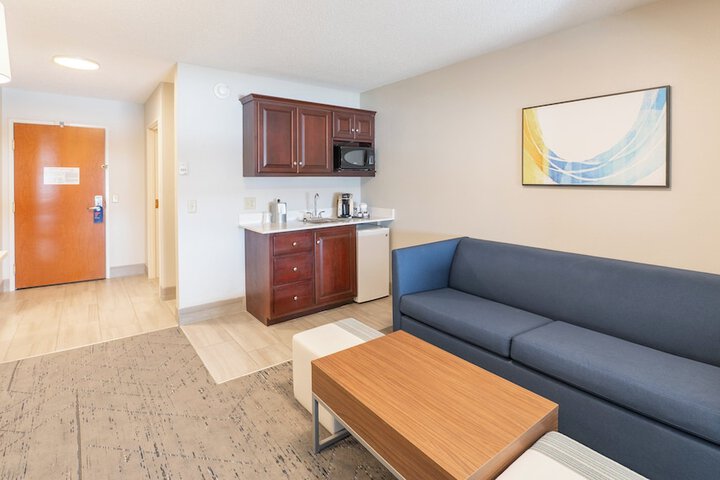 Holiday Inn Express Hotel & Suites ANDERSON NORTH by IHG