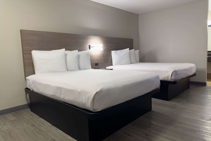 Room 11 of 12