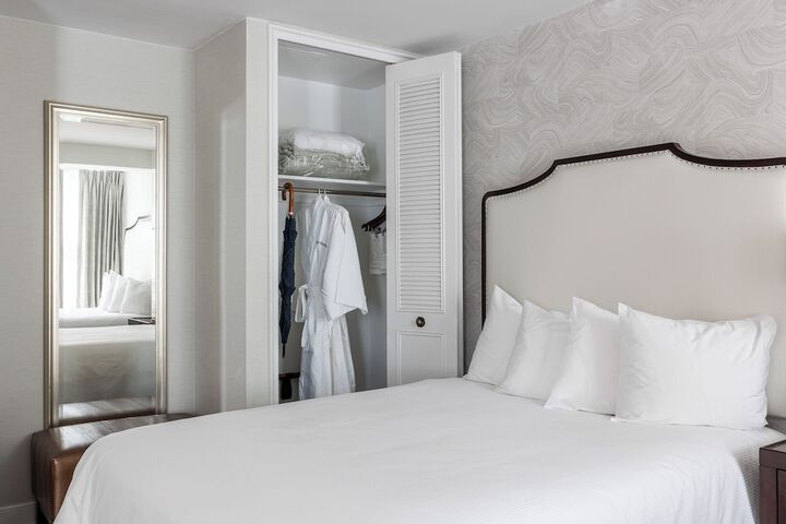 Room 34 of 67