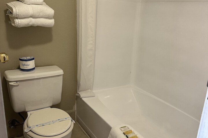 Travelodge by Wyndham Reno Downtown