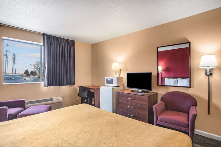 Room 10 of 26