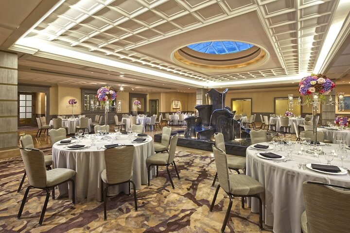 Ballroom/Hall 31 of 35