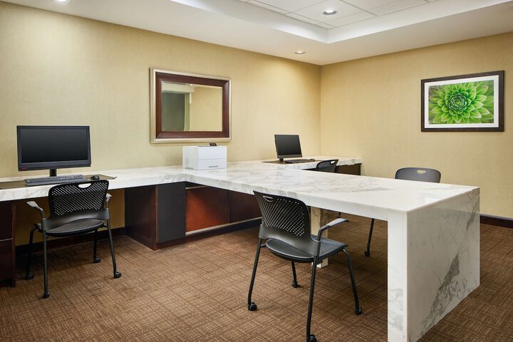 Business Center 74 of 74