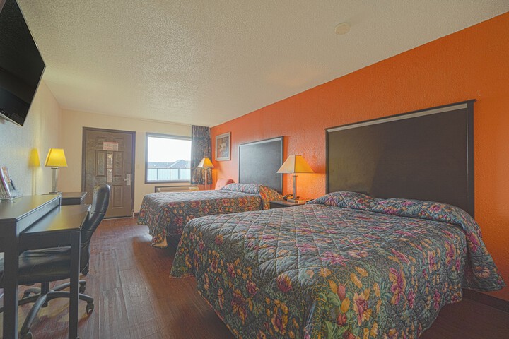 Regency Inn & Suites by OYO Bay City TX