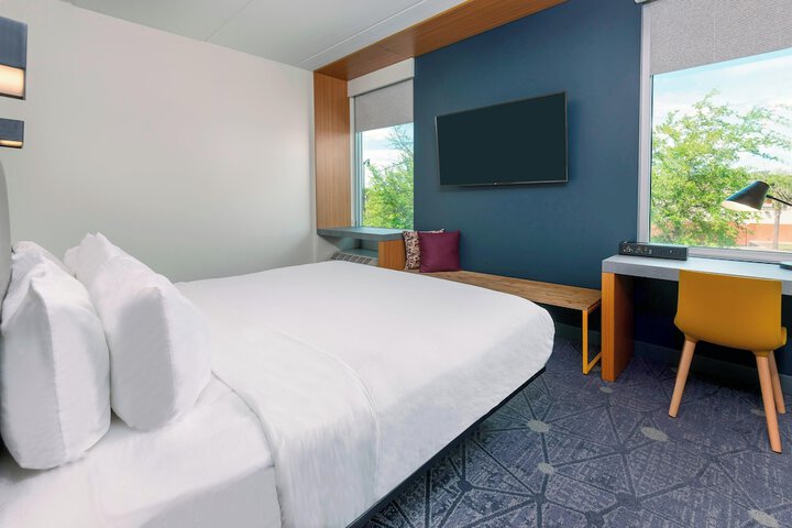 Room 20 of 39