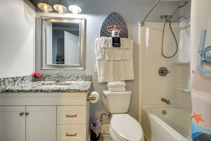 Ocean Isle Beach Studio: 1 Mi to Downtown & Pier