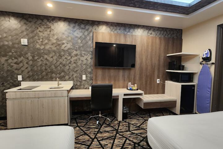 Comfeeni Inn and Suites