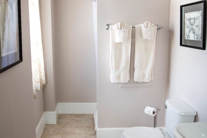 Room 8 of 23