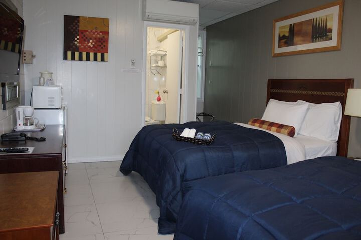 Room 11 of 24