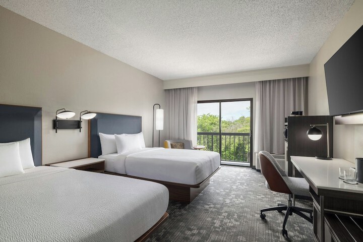 Courtyard by Marriott Dallas-Fort Worth / Bedford