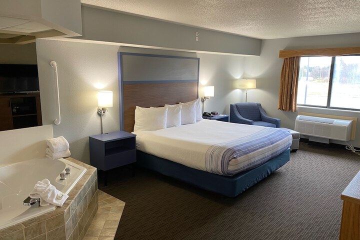 Room 12 of 32