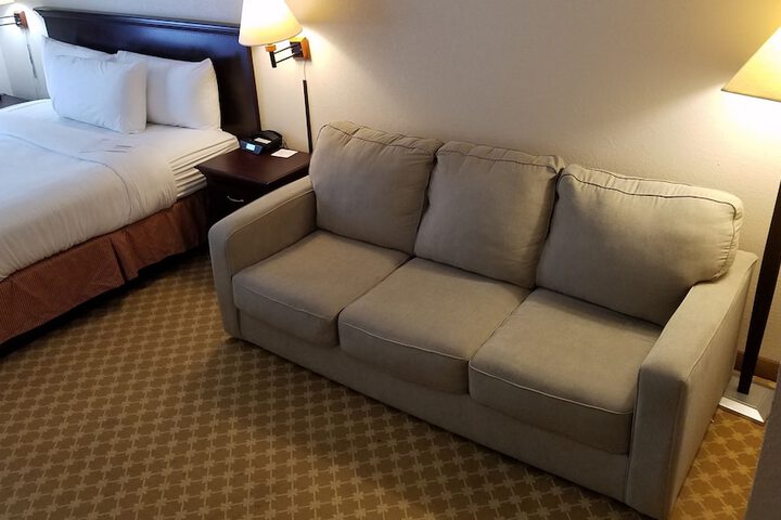 Room 28 of 67