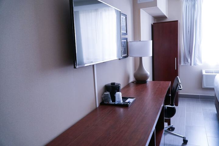 Room 33 of 43
