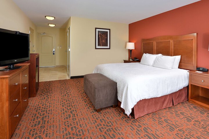 Room 9 of 38
