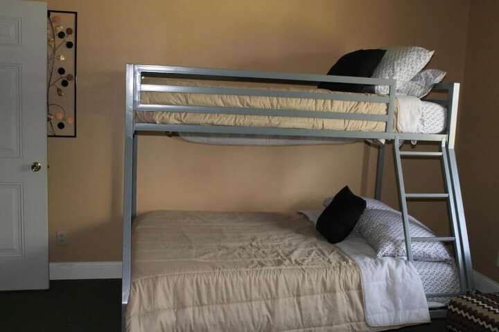 Room 14 of 38