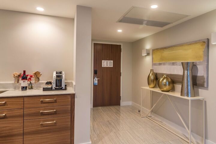 Room 85 of 215