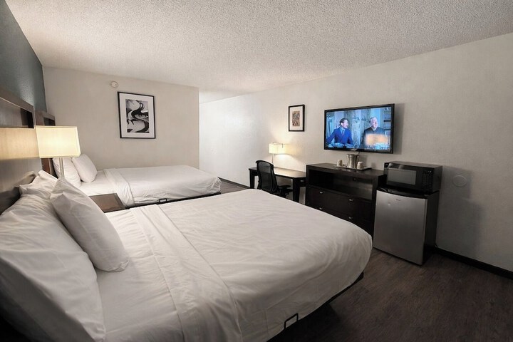 Express Inn & Suites