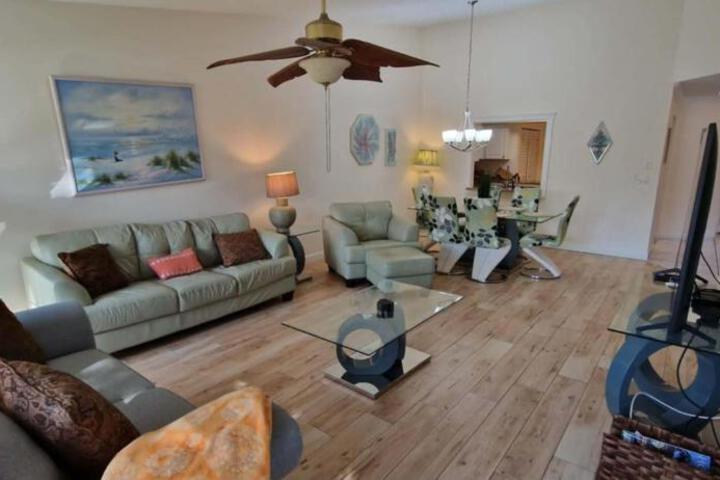LUX VILLAs on beautiful Palmer Ranch