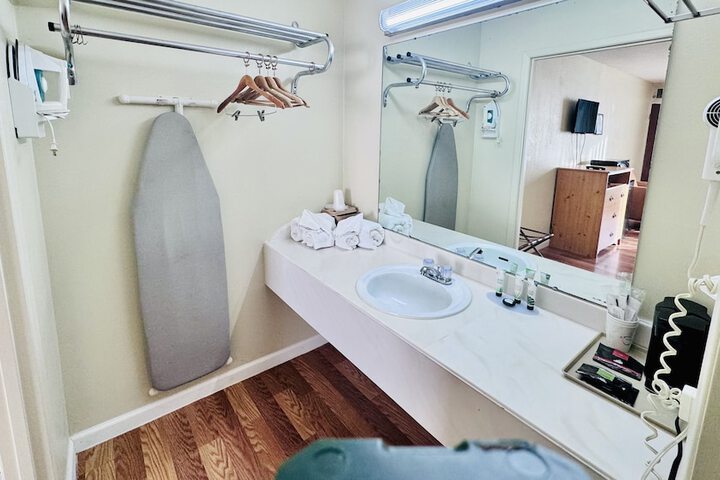 Room 20 of 32