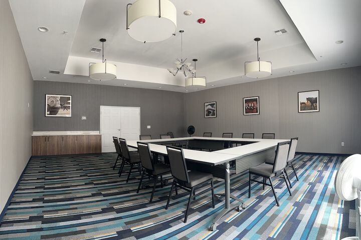 Business Center 42 of 43