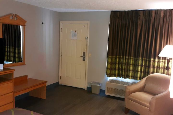 Room 32 of 72