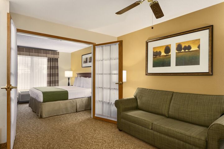 Country Inn & Suites by Radisson Marion, OH
