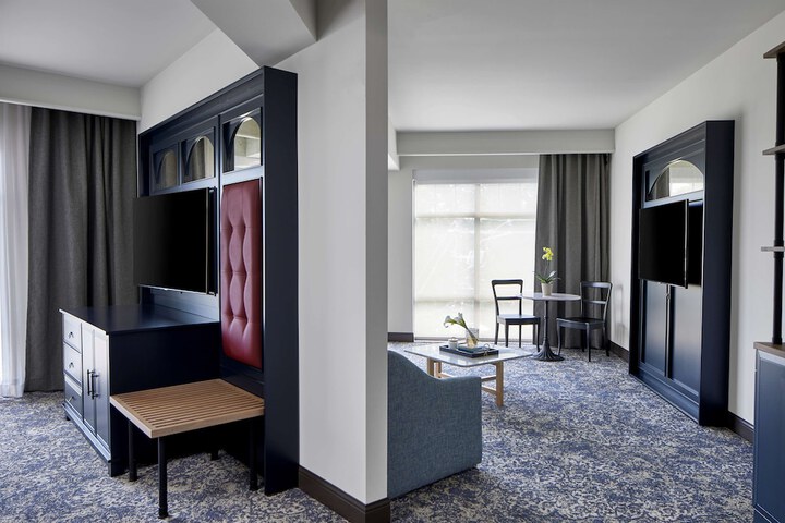 Room 30 of 49