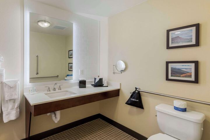 Room 35 of 52