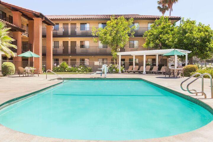 Pool 2 of 15