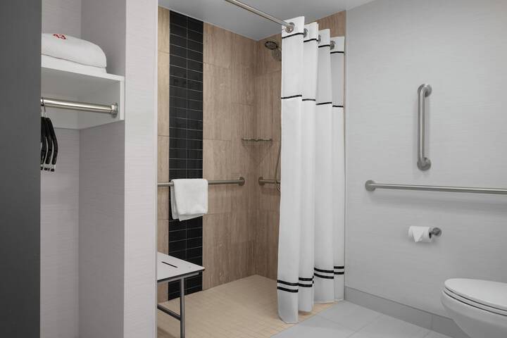 Hotel 43