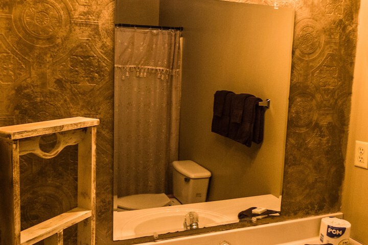 Room 24 of 137