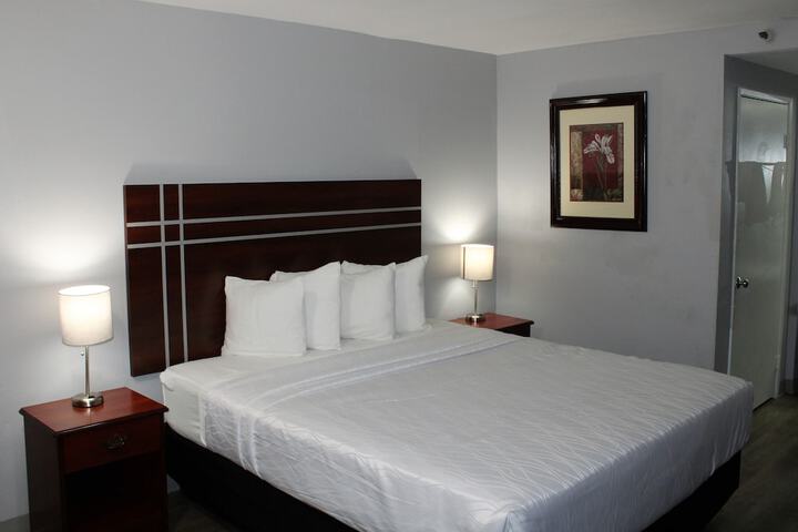 Room 10 of 26