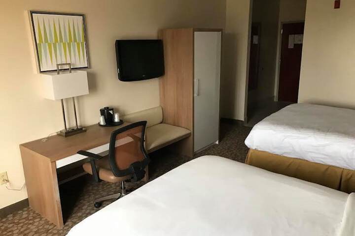 Holiday Inn Express Hotel & Suites Dayton West - Brookville by IHG
