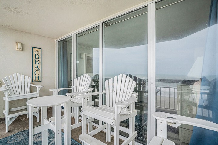 0406 Waters Edge Resort 1 Bedroom Condo by RedAwning