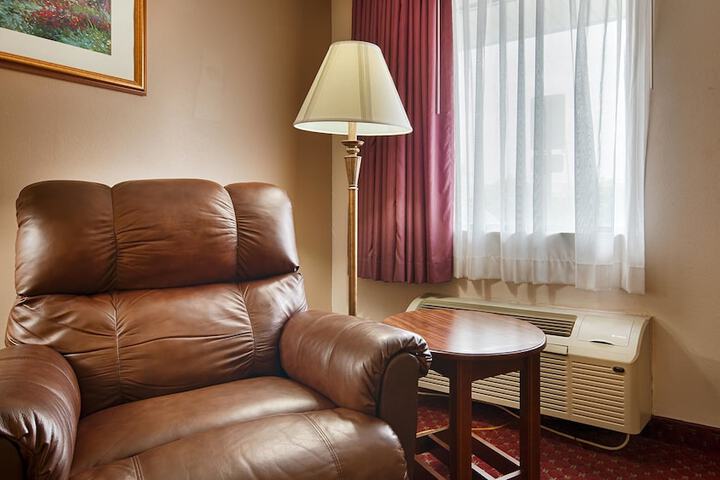 Super 8 by Wyndham McGehee