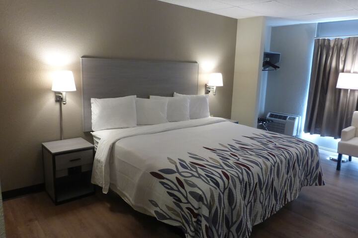 Room 10 of 11