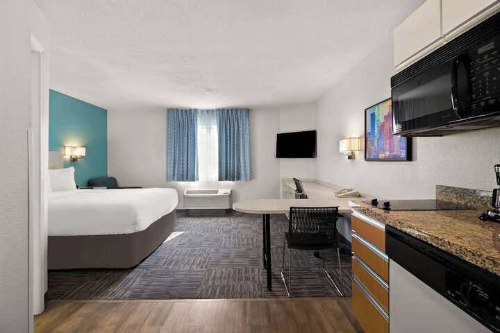 Room 21 of 46