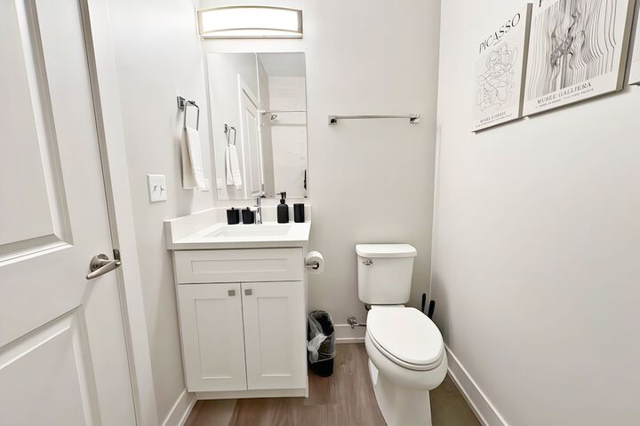 4BR Townhouse with Parking - WV rep 3