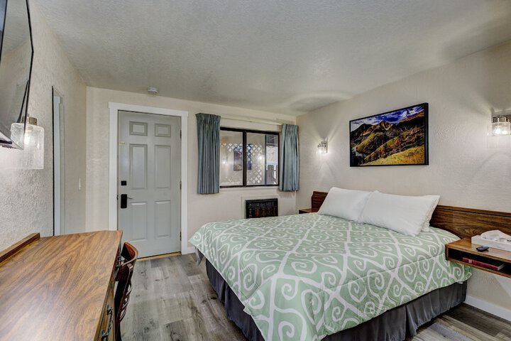 Room 15 of 21