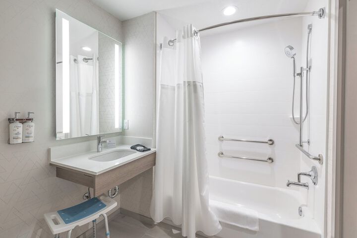 Holiday Inn Express Hotel & Suites St. Robert by IHG