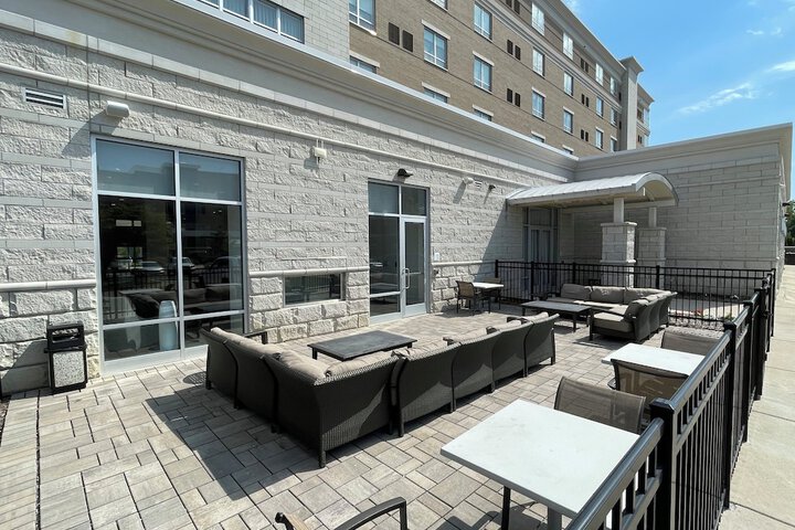 Holiday Inn & Suites Farmington Hills - Detroit NW by IHG