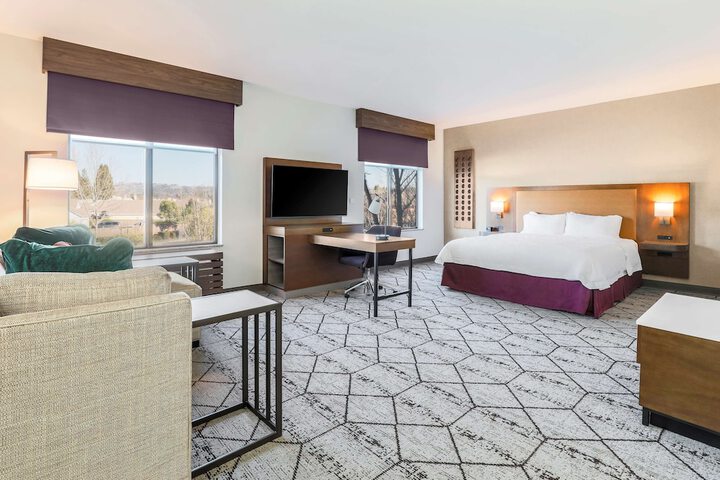 Room 27 of 51