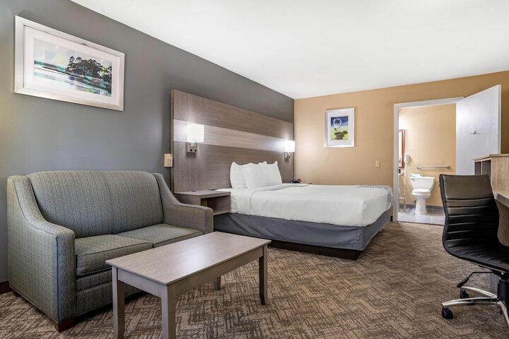 Room 14 of 25