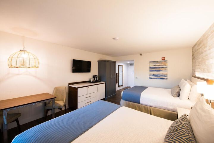 SeaCrest OceanFront Hotel