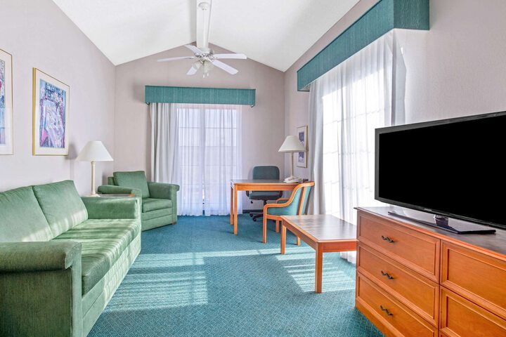 Room 20 of 28