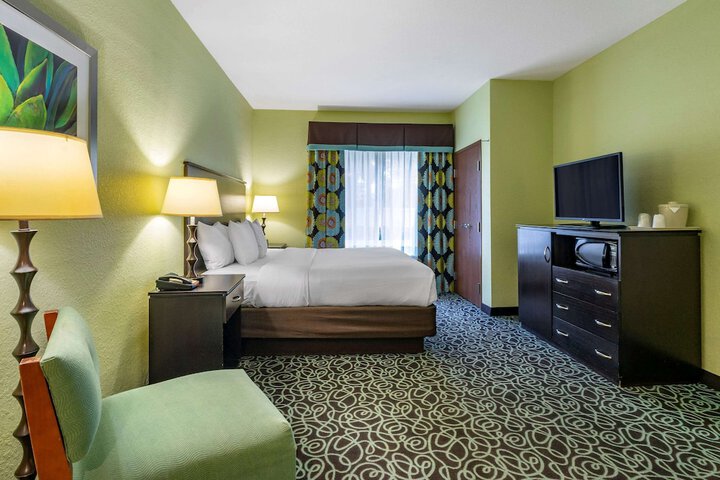 Room 19 of 33