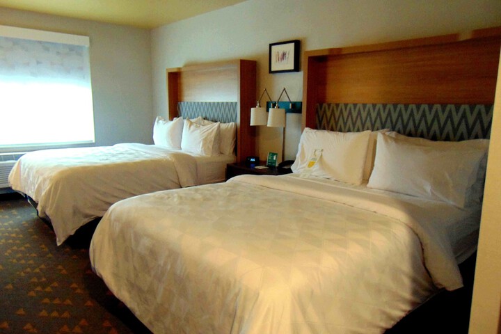Room 15 of 37